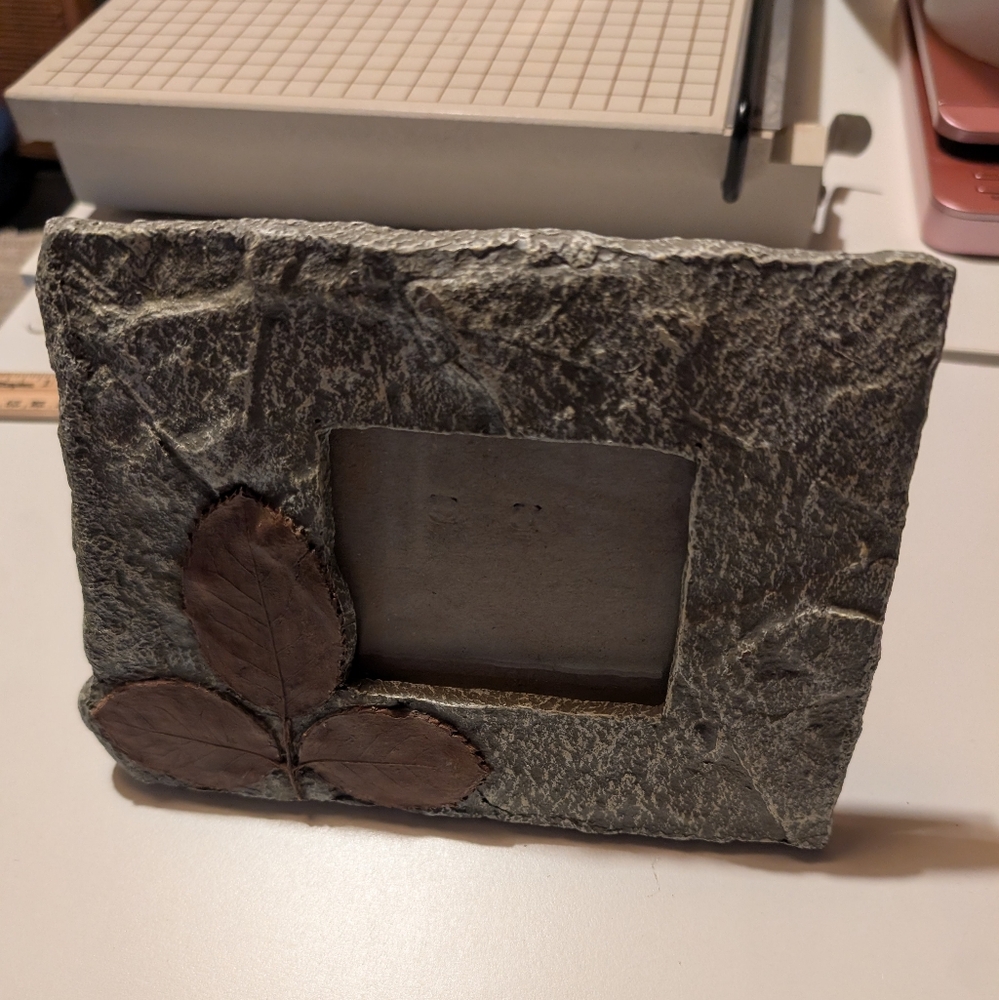Rustic Resin Picture Frame - Picture 2 of 7
